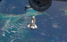 阿特兰蒂斯号准备停靠太空站图片