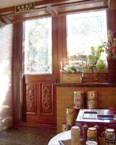 中庭餐厅窗边阳光图片