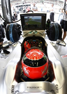 奔驰F1模拟试驾图片