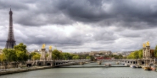 骑巴巴黎亚历山大三世桥图片